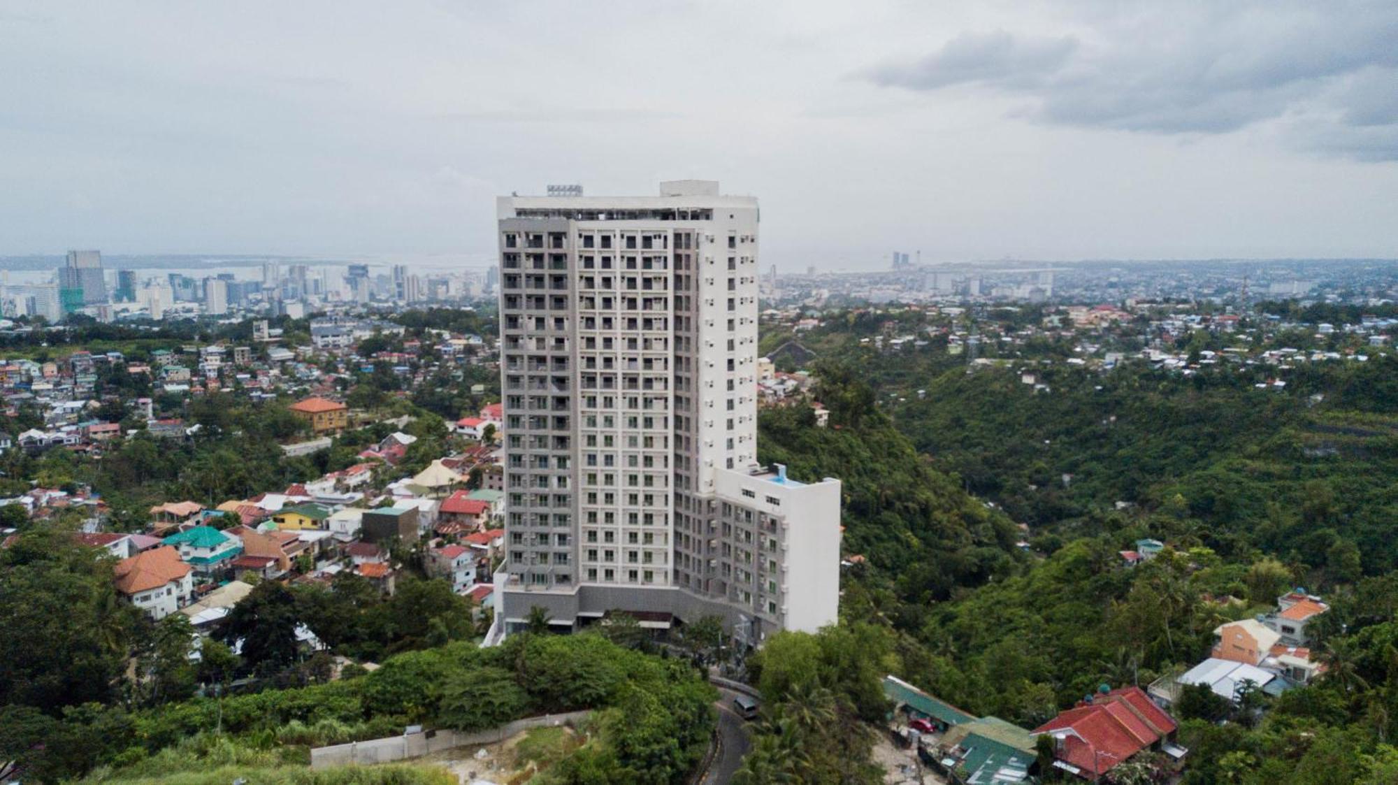 Hayat Sky Towers Cebu Exterior foto