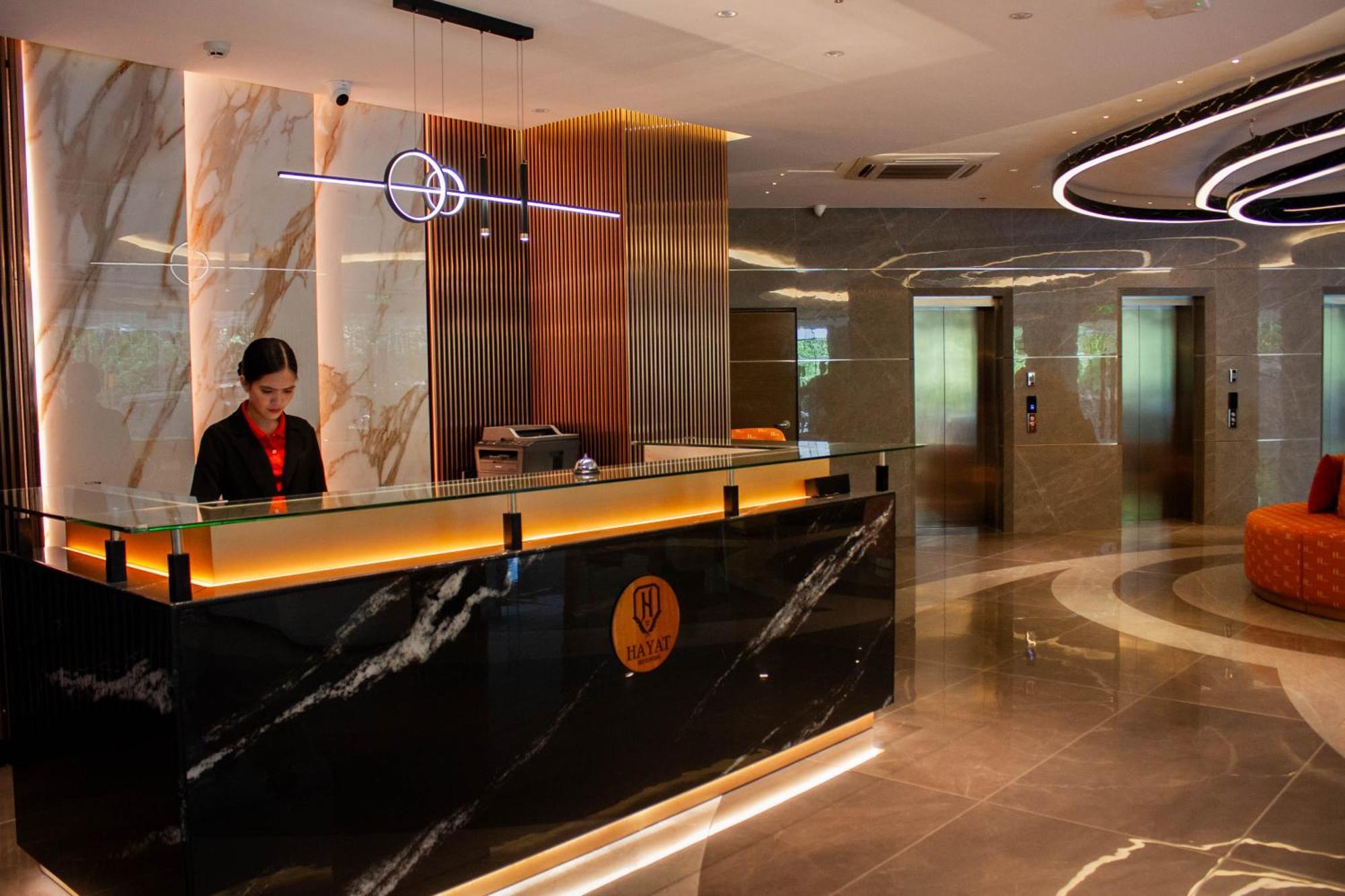 Hayat Sky Towers Cebu Exterior foto