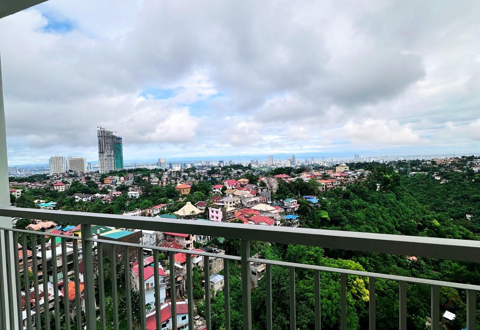 Hayat Sky Towers Cebu Exterior foto