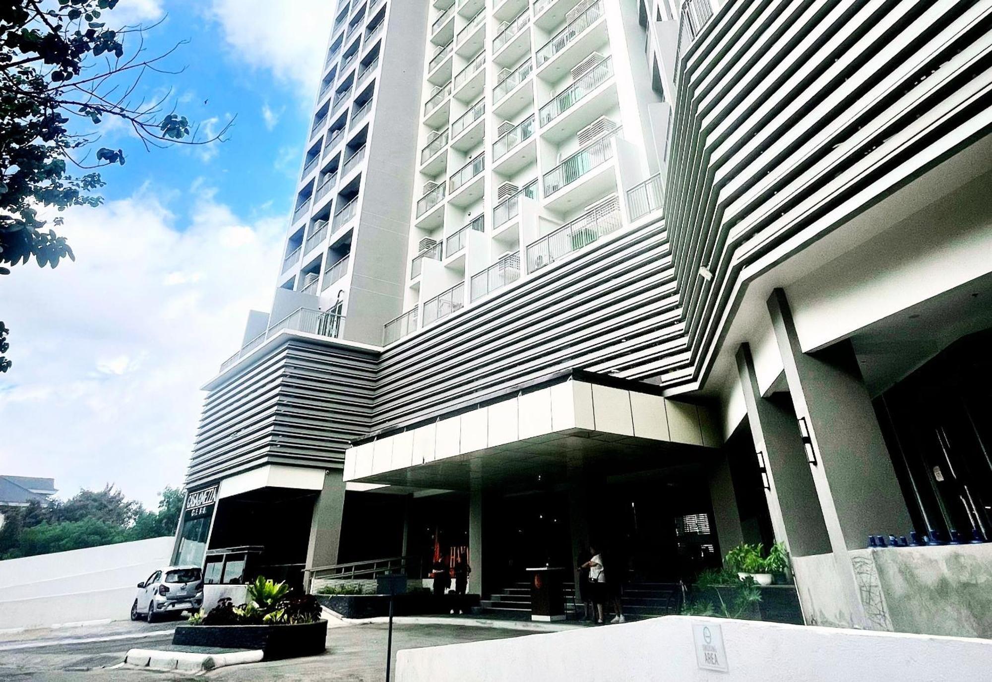Hayat Sky Towers Cebu Exterior foto