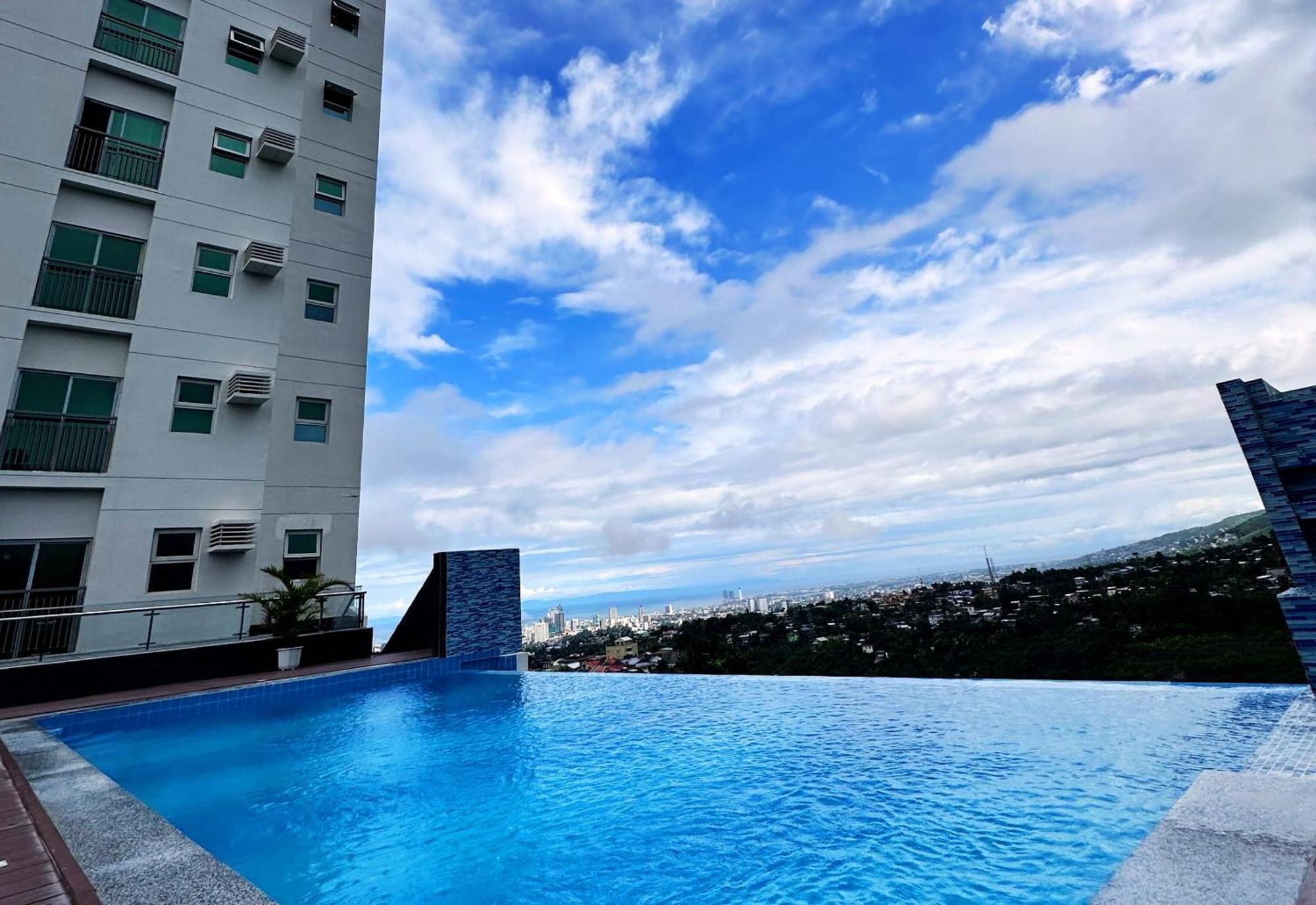 Hayat Sky Towers Cebu Exterior foto