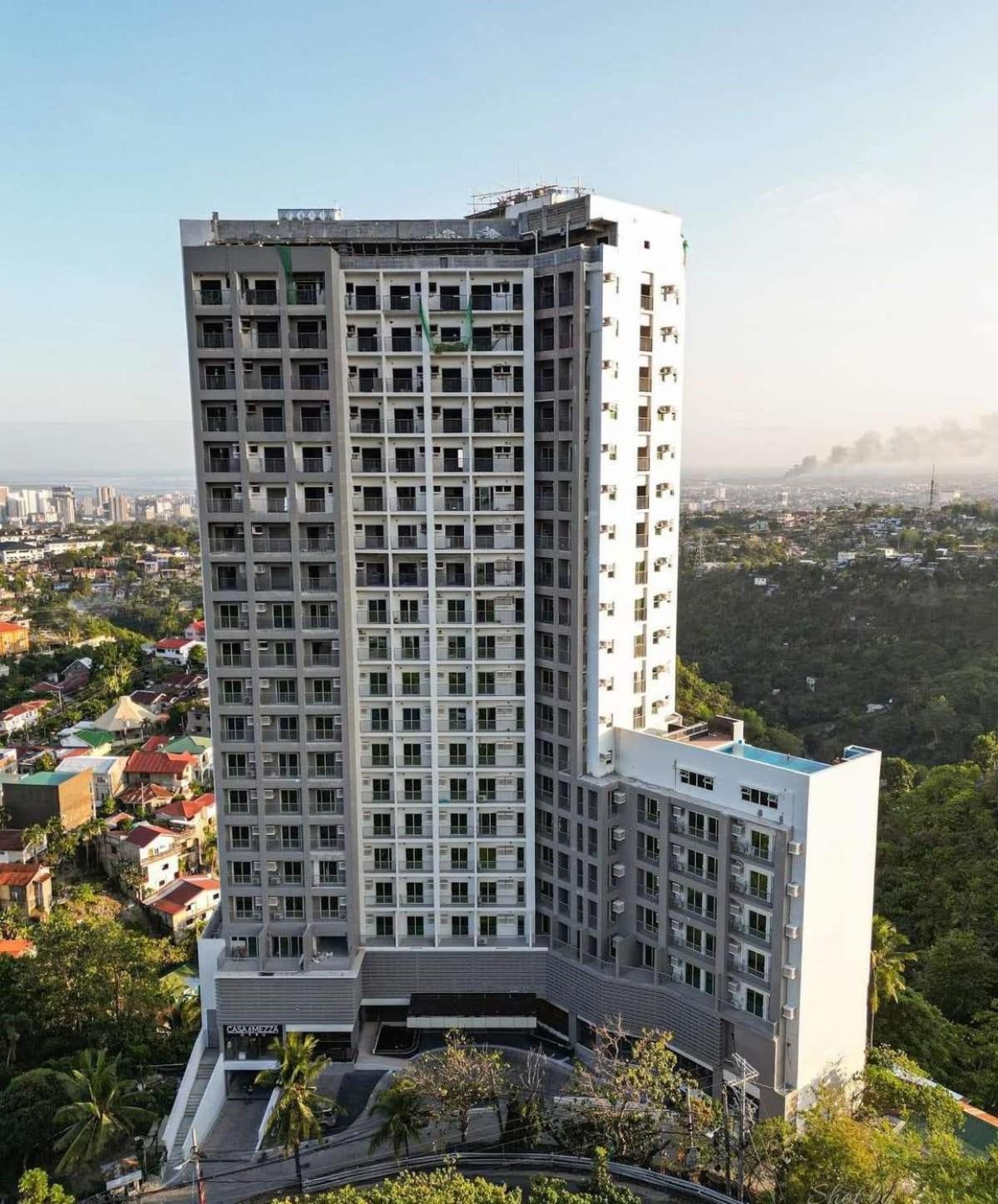 Hayat Sky Towers Cebu Exterior foto